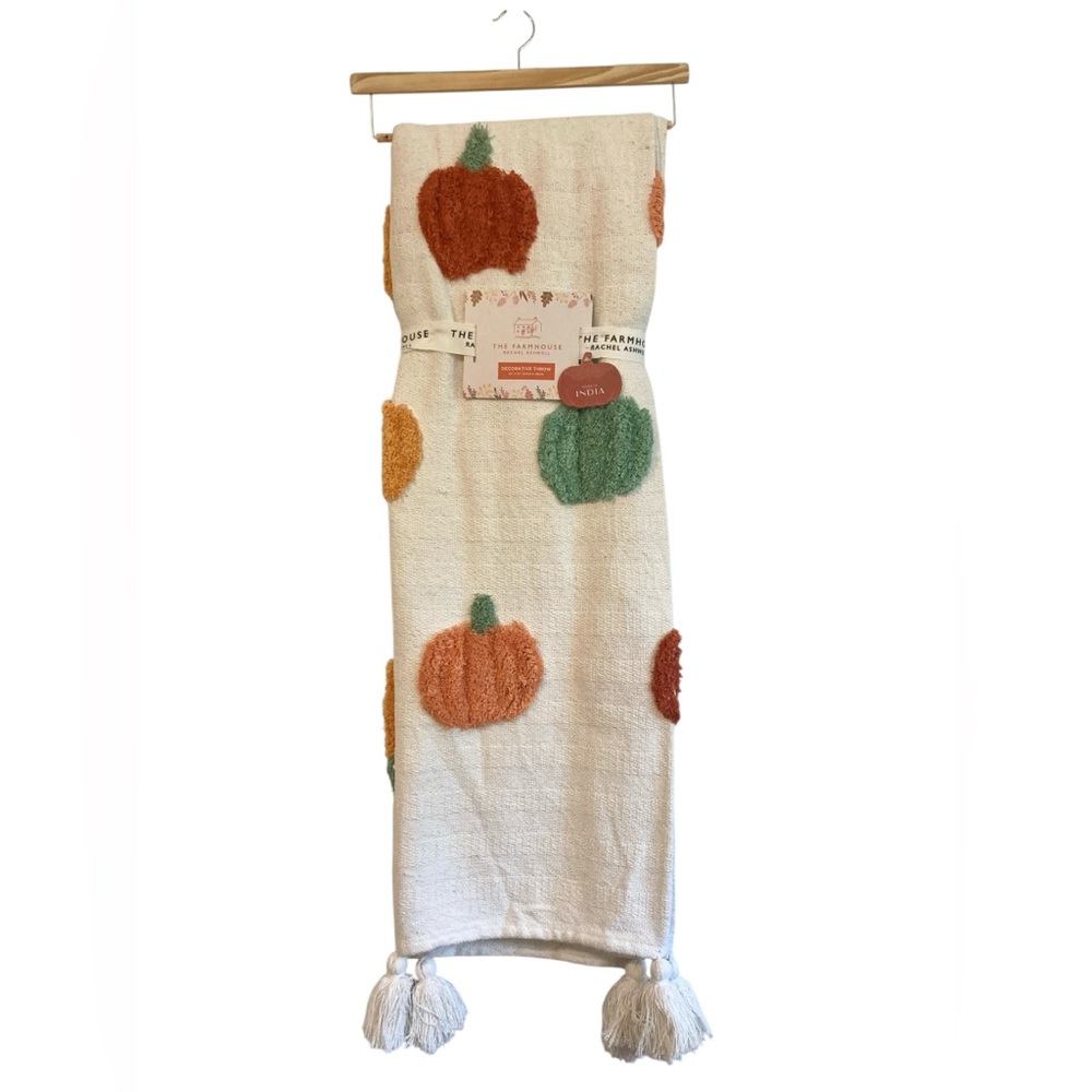 Rachel Ashwell The Farmhouse tufted Pumpkin Throw Blanket 50“ x 70“